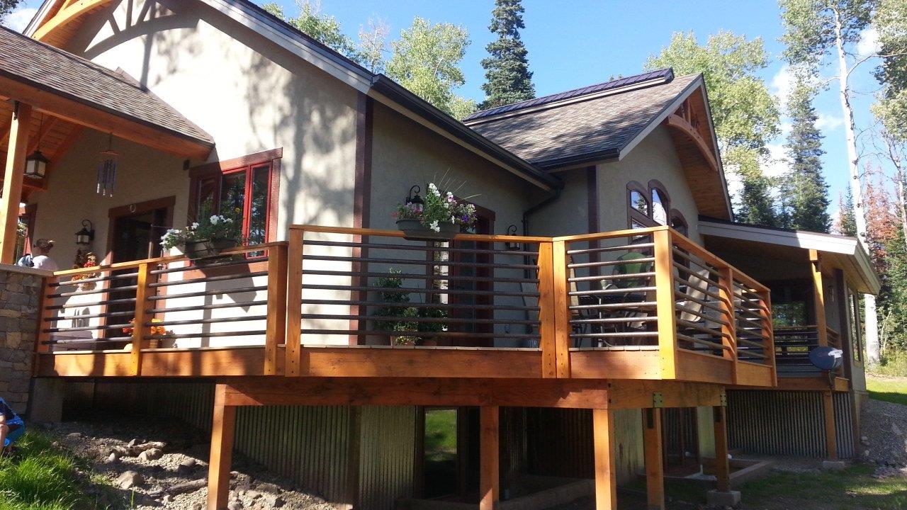 HOUSE WITH WRAP AROUND DECK